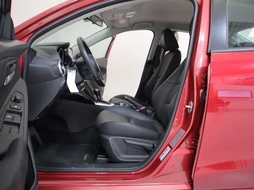 Mazda 2 TOURING SEDAN 1.5 TP 6AB