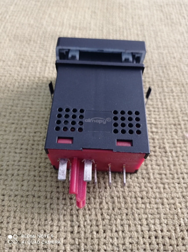 Imagen 2 de 2 de Boton Luz Intermitente De Emergencia Vw Fox Crossfox Spacefo