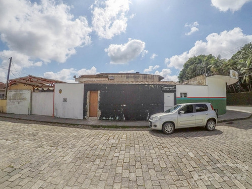 Imagem 5 de 6 de Excelente Ponto Comercial, Já Com Rendimento Garantido, Casa Em Alvenaria Em Uma Esquina Comercial, Contendo + 3 Salas Comerciais, Todos Alugados E Rendendocasa Com 4 Dormitórios, Sala, Cozinha, 2 Ba