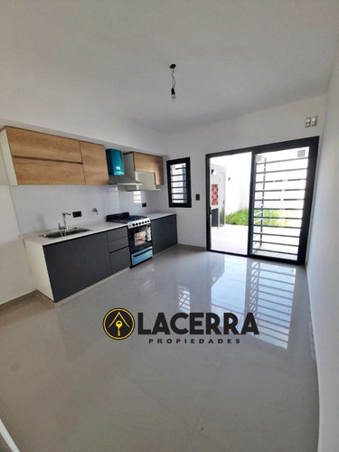 Venta De Duplex A Estrenar De 3 Amb - Excelente Ubicacion