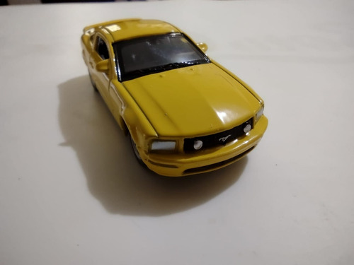 Vehículo A Escala 1:64, Welly, Ford Mustang 2005