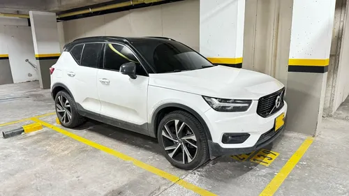 Volvo XC40 B5 R-Design