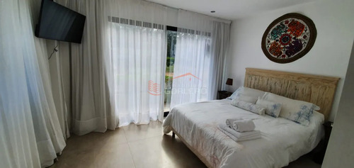 Casa En Venta En Punta Ballena, Complejo Solanas Con Todos Los Servicios!