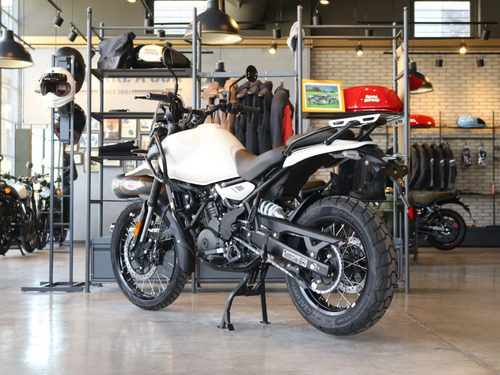 Royal Enfield Himalayan 450 - Kaza Brown - Lanzamiento