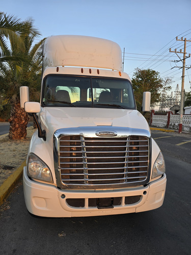 Excelente Tractocamion Mulita Freightliner Cascadia Evolució