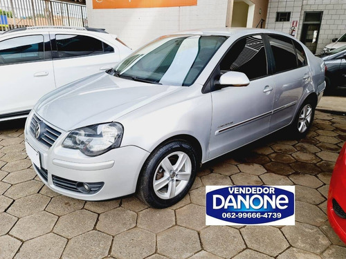 Volkswagen Polo Sedan 1.6 Mi Comfortline 8v Flex 4p Manual