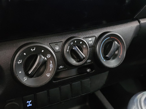 Toyota Hilux 2.8 STD 4X4 CD 16V DIESEL 4P MANUAL