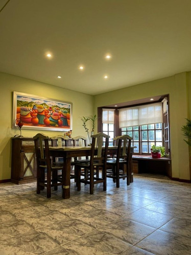 Imagen 4 de 17 de Casa En Venta En Villa Luzuriaga
