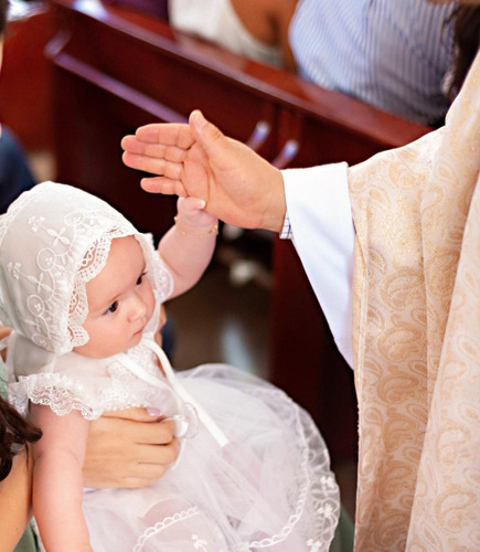 Imagem 4 de 10 de Vestido Branco P/ Bebês Com Touca P/ Batizados Ou Reveillon