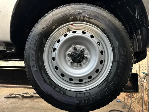 Nissan Np300 Frontier 2.5 Mt 4x2 Estaca