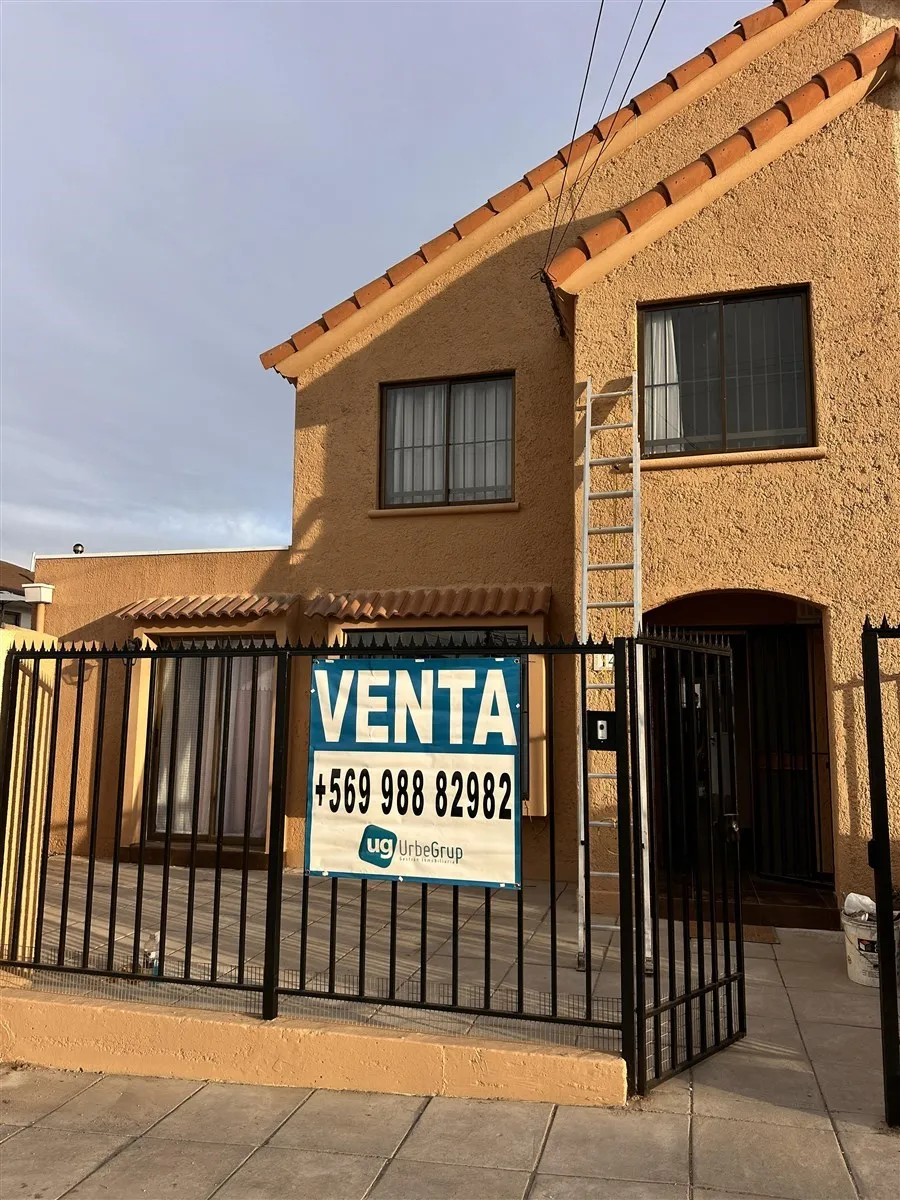 Imagen 1 de 17 de Casa En Venta De 4 Dorm. En La Serena