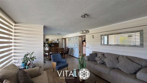 Casa En Venta De 3 Dormitorios Y 3 Baños En Quilpué