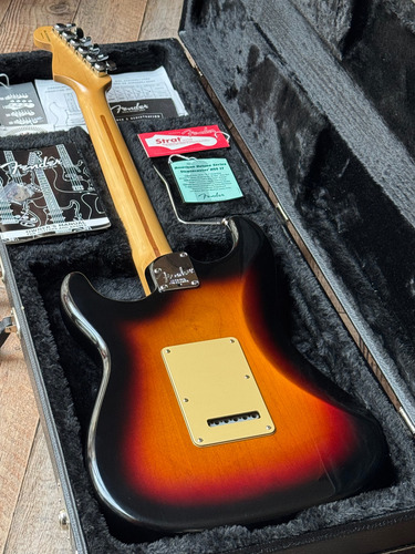 Fender Stratocaster Hss American Deluxe Sunburst Ultra Elite Diestro Sunburst 3 Tonos Palo De Rosa (Usado)
