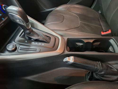Ford Focus 2.0 SE PLUS 16V FLEX 4P POWERSHIFT