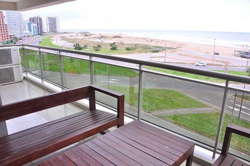 Apartamento En Venta De 4 Dormitorios En Playa Brava (ref: Bpv-4861)