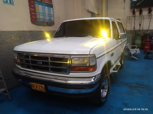 Ford Bronco 5.0 Xlt