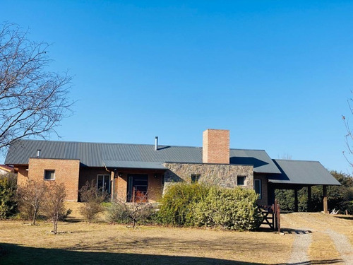 Venta De Vivienda Con Casa De Té En Villa General Belgrano - Inv0035