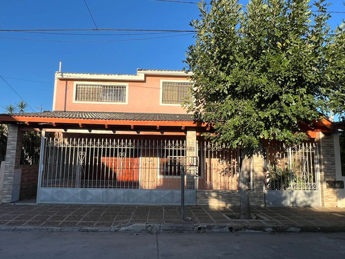 Venta Casa 4 Dormitorios 3 Baños B° San Lorenzo 