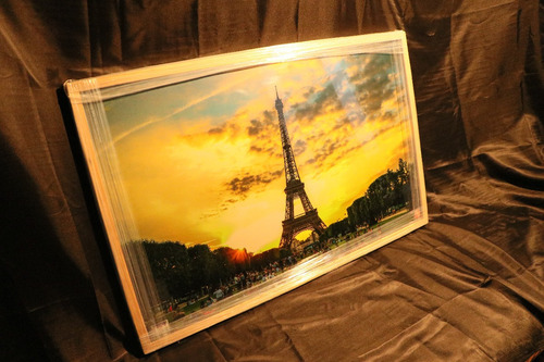Imagen 1 de 9 de Cuadro De Torre Eiffel 20 X 32 Pulgadas Con Marco De Madera