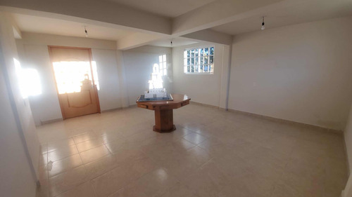 Casa A Precio De Terreno A 5 Min De Atlacomulco Muy Bonita
