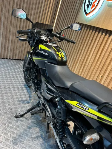 Bajaj Pulsar 180 Fi 2022
