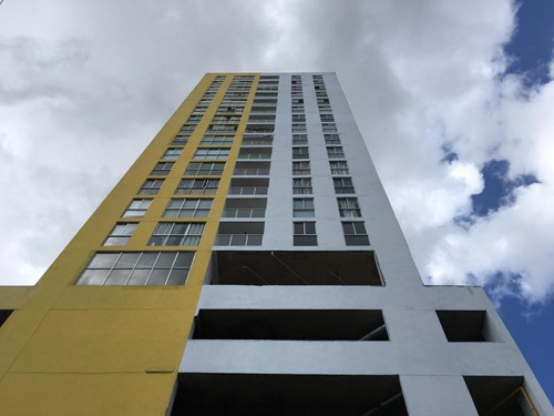 Venta De Apartamento En Ph Metro Tower, Carrasquilla 21-2802
