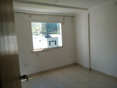 Imagen 9 de 10 de Eloisa Mejia Rentahouse Vende Townhouse En Manantial Naguanagua 22-6772