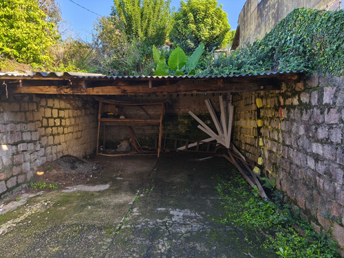 Casa Com Bar E Piscina Em Grande Terreno E Ótima Localização
