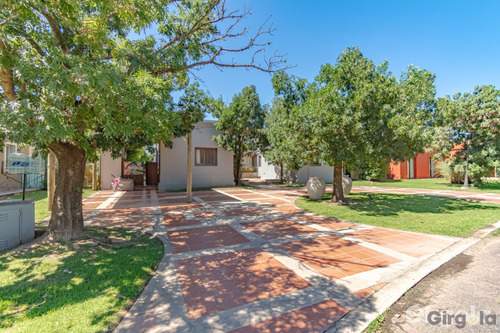Venta Casa 4 Ambientes En Pilar Con Pileta