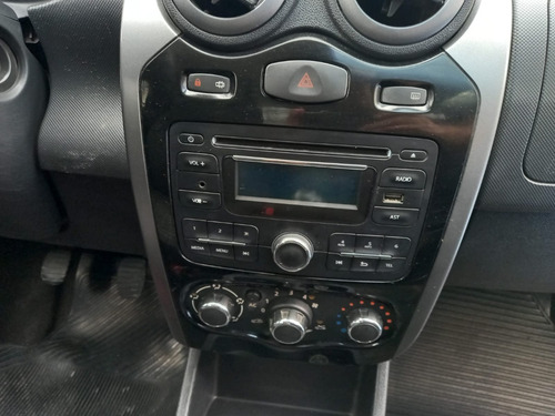 Imagem 8 de 9 de Sandero Expression 1.0 Branco 16v 2013