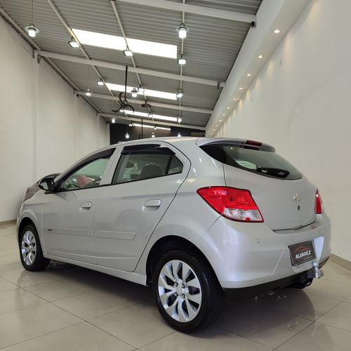 Chevrolet Onix Onix 1.0 LT SPE/4