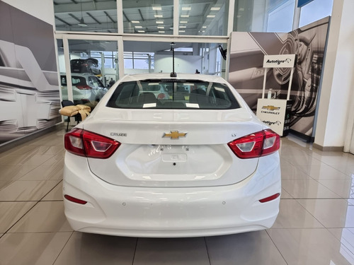 Imagen 18 de 21 de Chevrolet Cruze 1.4t 4p At .gl