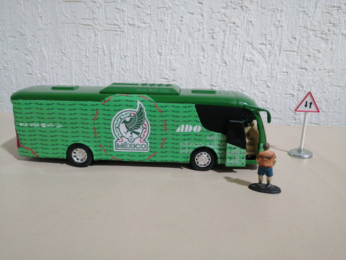 Autobus A Escala Irizar Linea Seleccion Mexicana Futbol Ado (Usado)