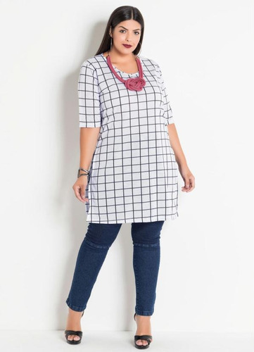 Imagem 9 de 10 de Blusa Feminina Plus Size Alongada Branca Com Fenda Manga 3/4