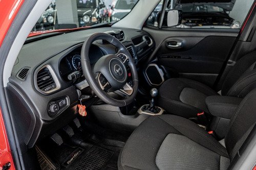Imagen 8 de 15 de Jeep Renegade 1.8 Sport 2017