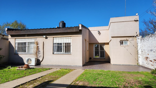 Casa Con Terreno Libre Ubicada En El Centro De Pontevedra