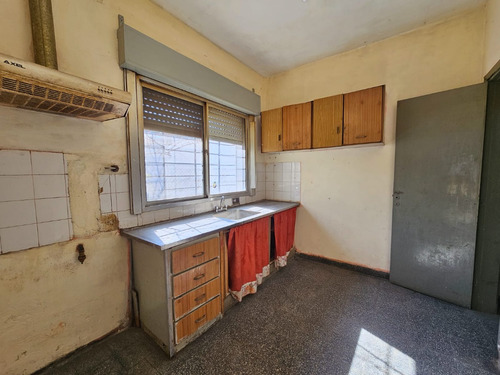 Casa Estilo Chalet, En Sourigues, En Zona Totalmente Renovada, Ideal Comercio, Ideal Inversor. Apto Crédito