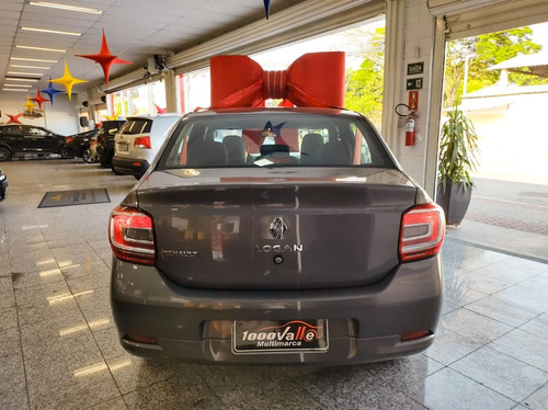 Imagem 8 de 10 de Renault Logan Life 2020