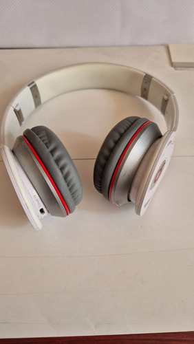 Audífonos Bluetooth Beats Wireless Color Blanco Originales Gris (Usado)