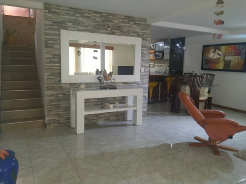 Imagen 3 de 14 de Casa Dos Niveles 150m2 Urb Asocsuveas Los Teques