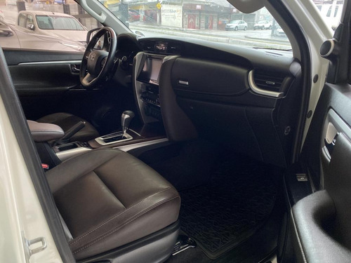 Imagem 11 de 13 de Hilux Sw4 Srx 4x4 2.8 Tdi 16v Dies. Aut.