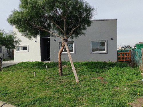 Imagen 2 de 19 de Casa San Ramiro Al 300 - Pilar Del Este