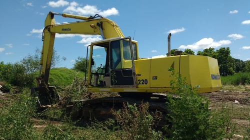 Excavadora Komatsu Pc 220