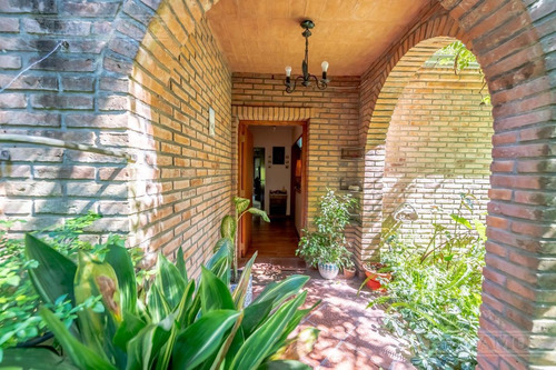 Imagen 3 de 25 de Casa Quinta Con Añosa Arboleda Y Gran Jardín. Del Viso, Pilar.
