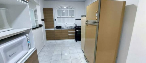Casa Com Piscina Em Guaratuba, Litoral Paranaense.