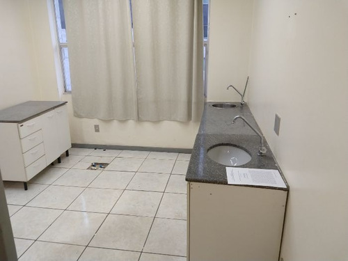 Sala Comercial À Venda Na Rua Álvares Maciel, Santa Efigênia, Belo Horizonte - Mg - Liv-12051