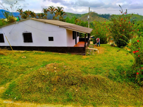 Casa Grande Con Zona Verde Exclusivo Sector Frontino, Ant.