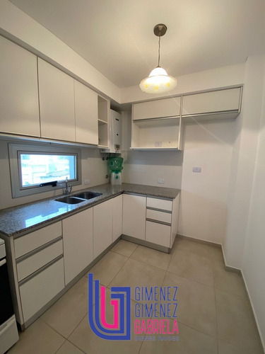 Alquiler 16 E/ 45 Y 46 1 Dormitorio Con Cochera