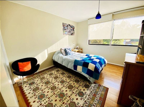 Casa En Venta De 4 Dorm. En La Reina