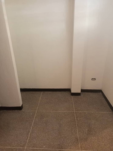 En Venta Casa Comercial En Los Dos Caminos. Sucre Caracas